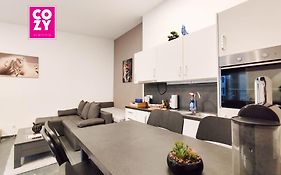 Cozy Apartments In Central Location With Free Parking